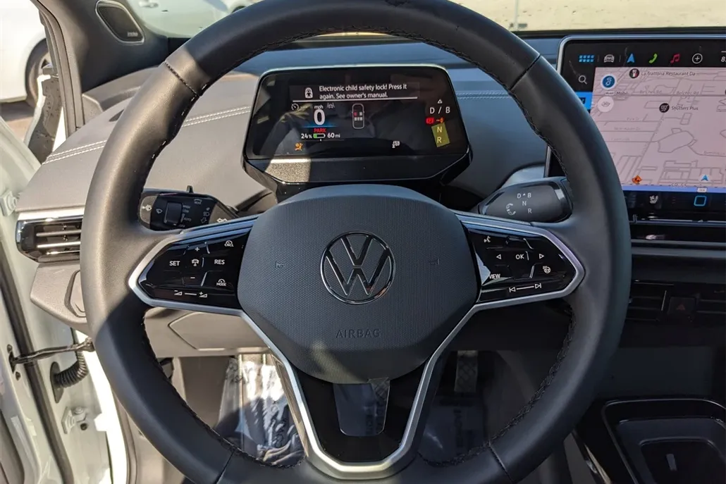 2025 Volkswagen ID.4 Pro Plus photo 1