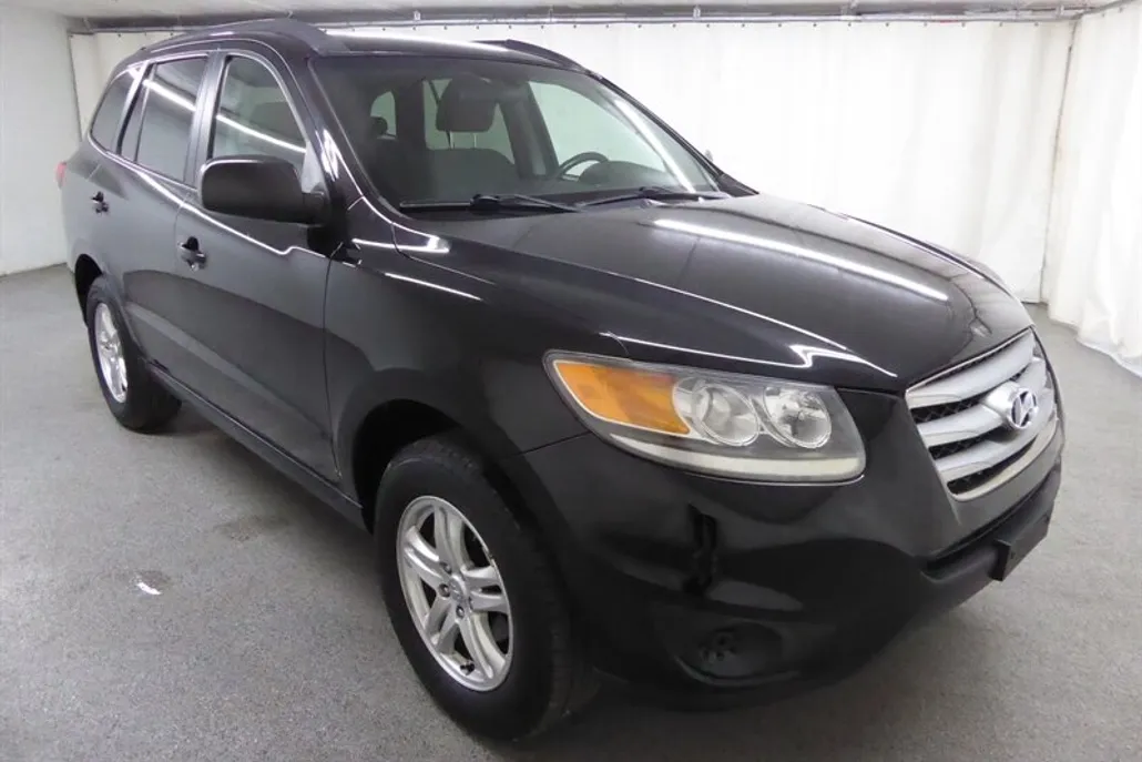 2012 Hyundai Santa Fe GLS photo 1