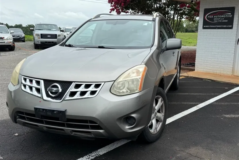 2011 Nissan Rogue SV AWD photo 1