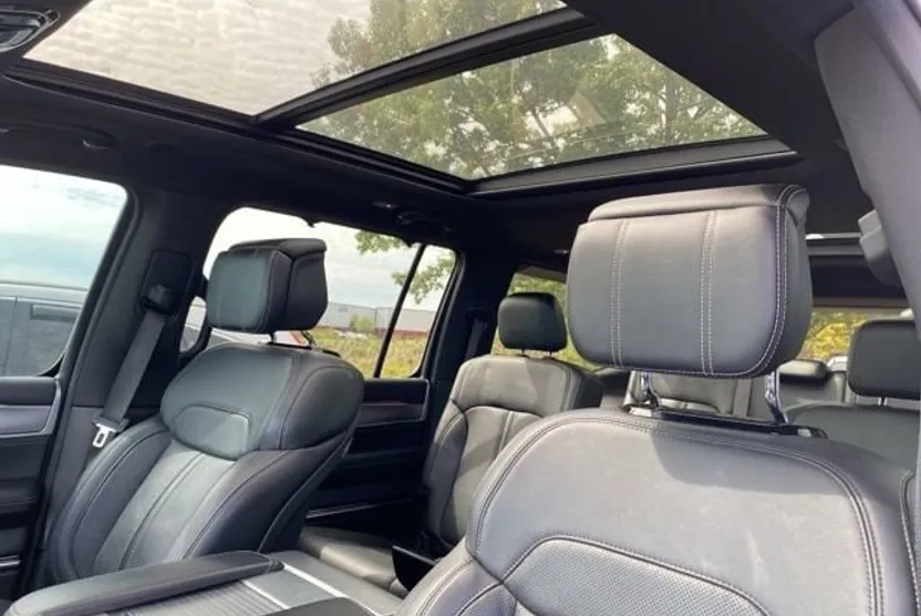 2023 Jeep Grand Wagoneer Base photo 1