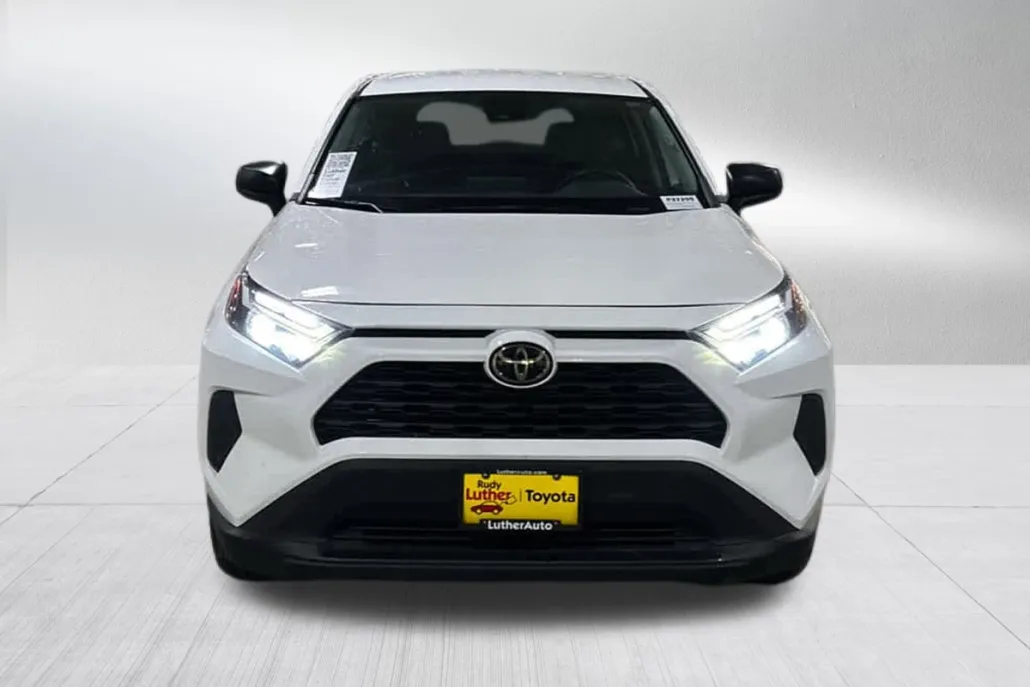 2024 Toyota RAV4 LE photo 1