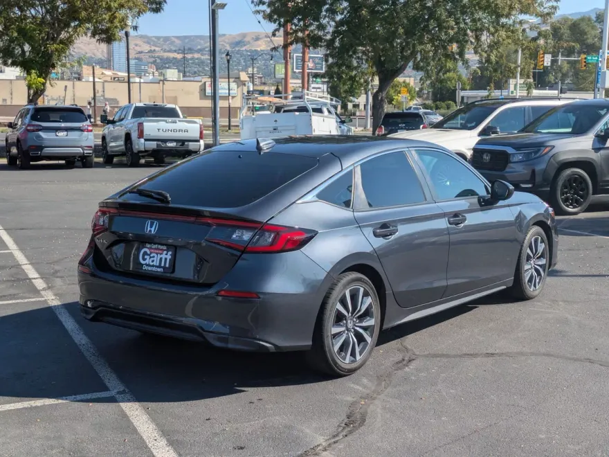 2022 Honda Civic Hatchback EX-L photo 1