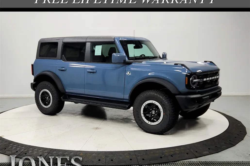 2025 Ford Bronco Outer Banks photo 1