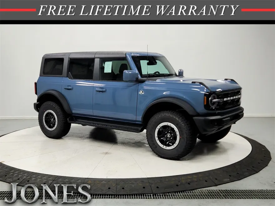 2025 Ford Bronco Outer Banks photo 1