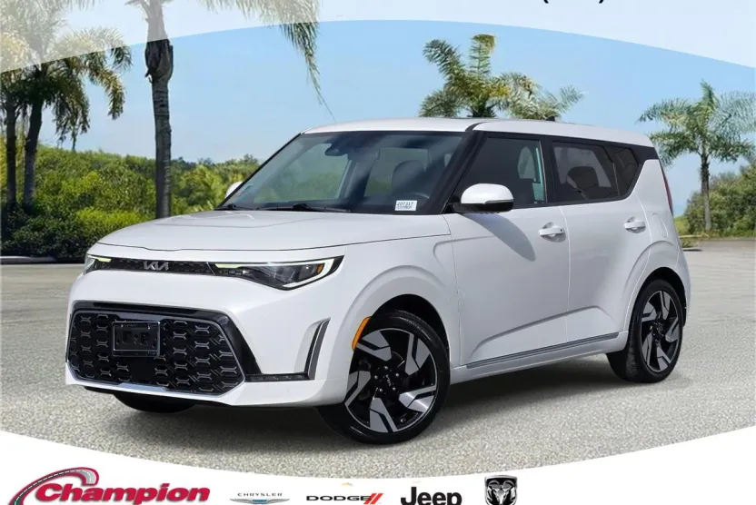 2023 Kia Soul GT-Line photo 1