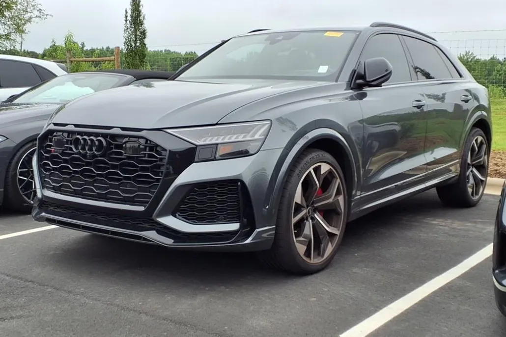 2022 Audi RS Q8 photo 1