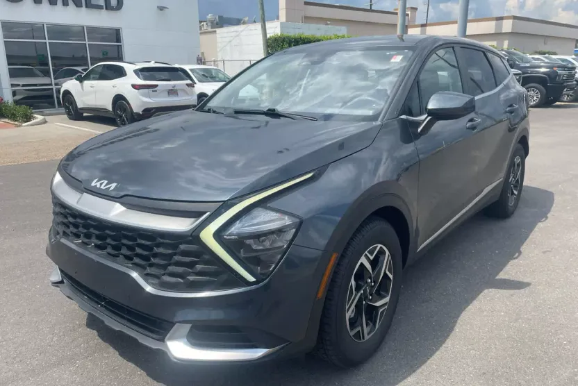 2023 Kia Sportage LX photo 1