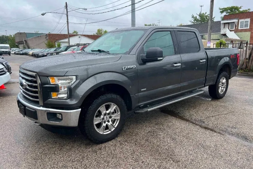 2015 Ford F-150 XLT photo 1