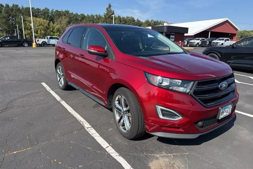 2015 Ford Edge Sport photo 1
