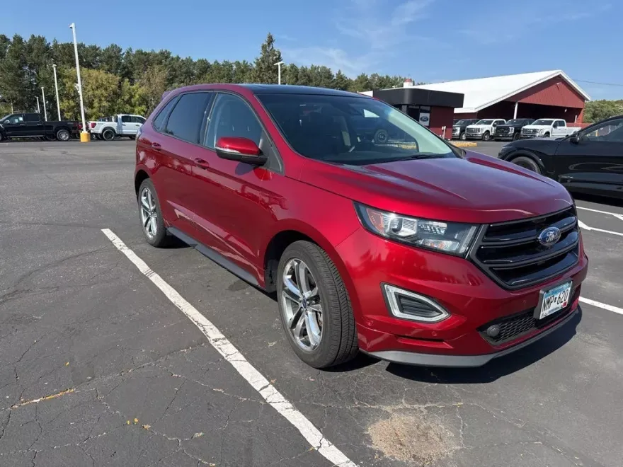 2015 Ford Edge Sport photo 1