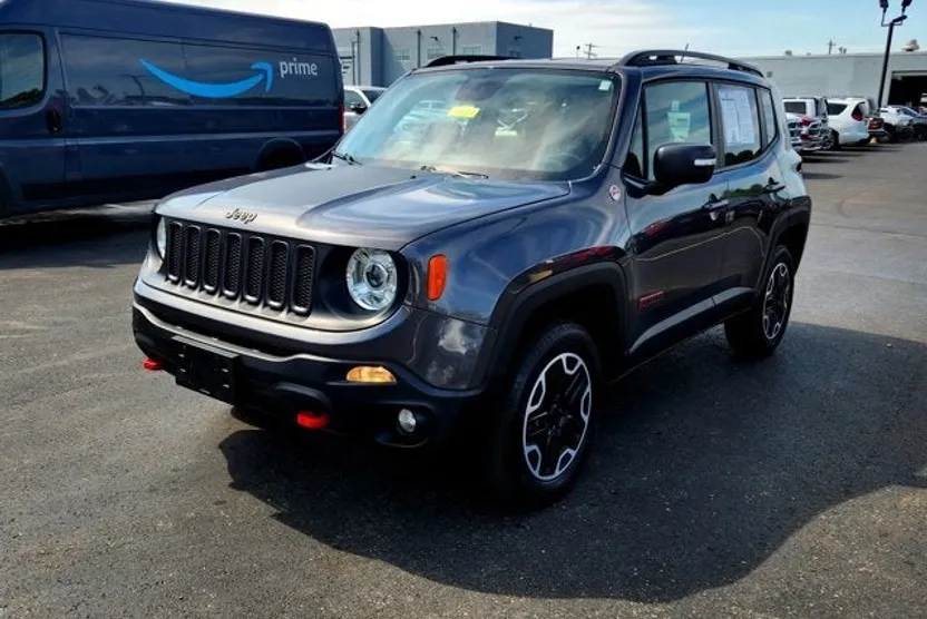 2017 Jeep Renegade Trailhawk photo 1