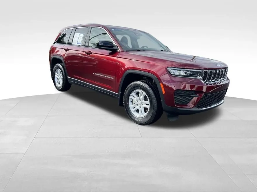 2023 Jeep Grand Cherokee Laredo photo 1