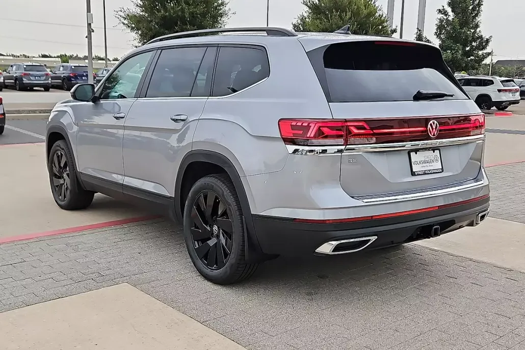 2026 Volkswagen Atlas SE Technology photo 1