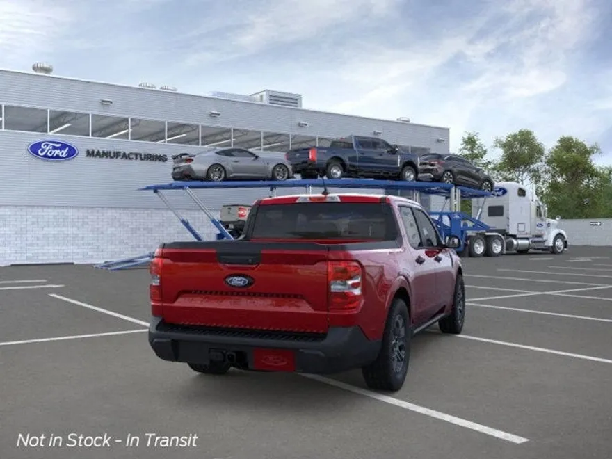 2025 Ford Maverick XLT photo 1