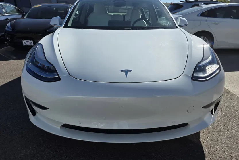 2018 Tesla Model 3 Long Range photo 1