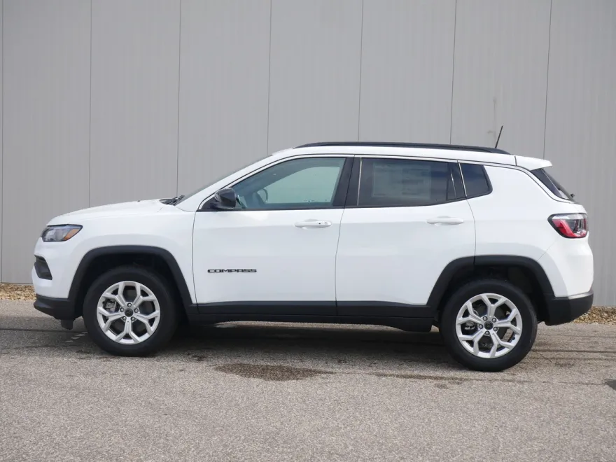 2025 Jeep Compass Latitude photo 1