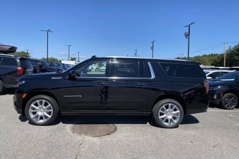 2024 Chevrolet Suburban High Country photo 1