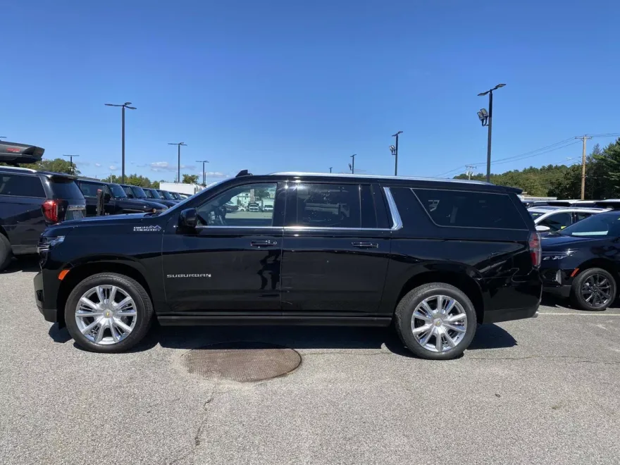 2024 Chevrolet Suburban High Country photo 1