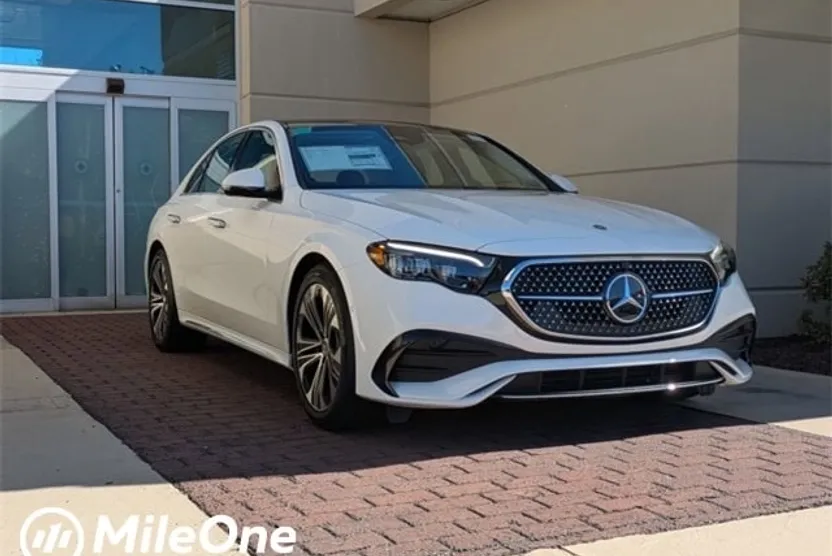 2026 Mercedes Benz E 4MATIC Sedan photo 1