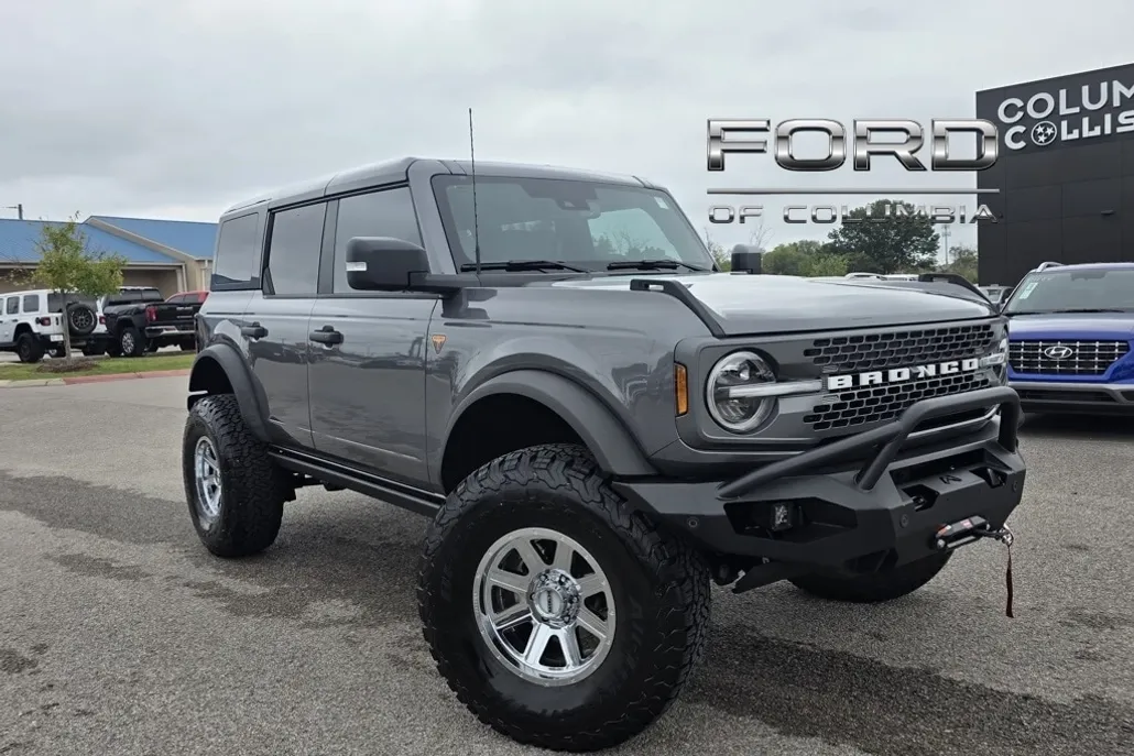 2025 Ford Bronco Badlands photo 1