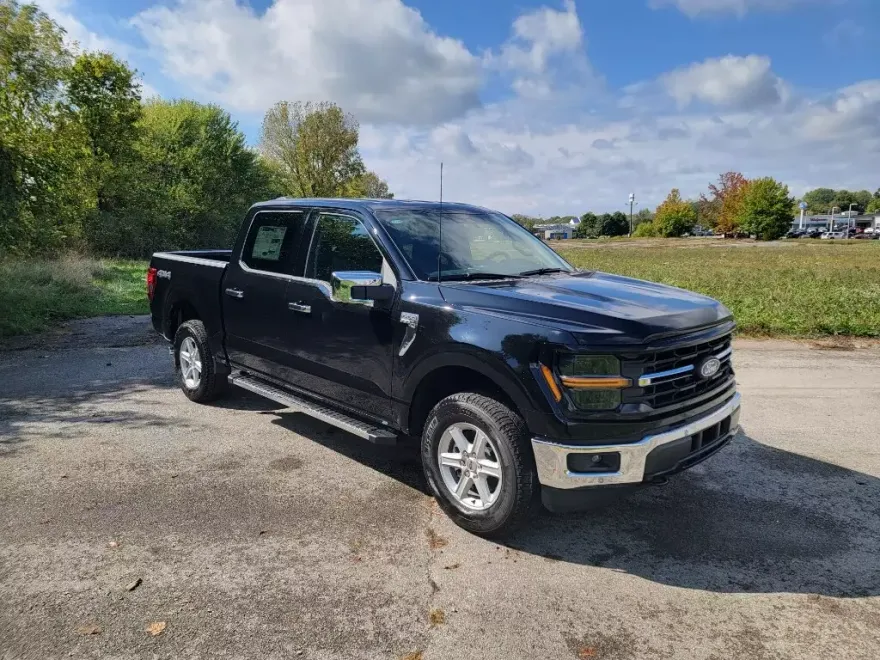 2025 Ford F-150 XLT photo 1