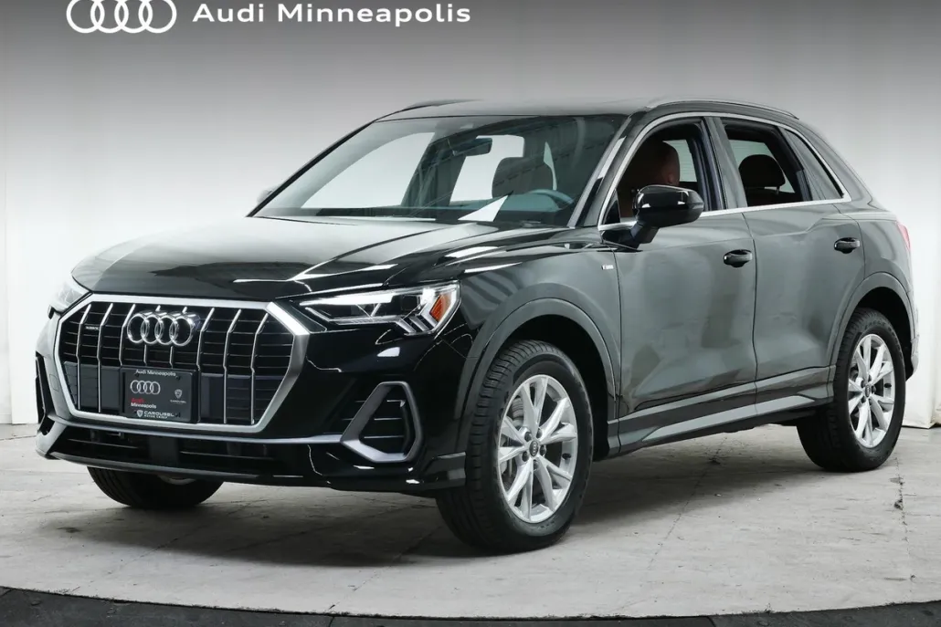 2024 Audi Q3 S line Premium photo 1
