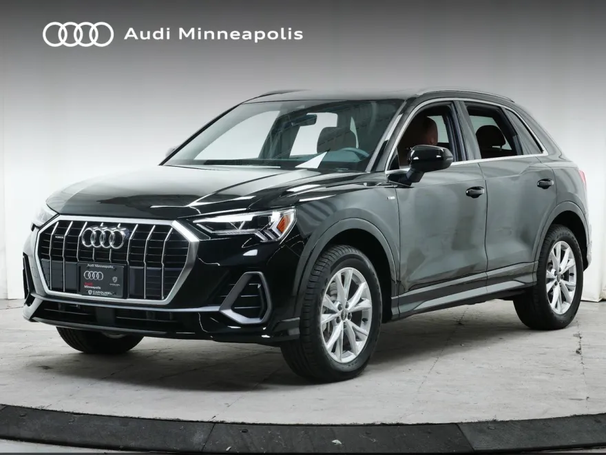 2024 Audi Q3 S line Premium photo 1