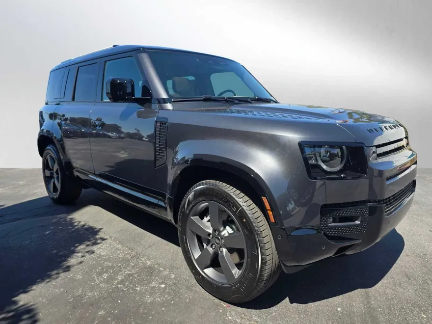 2025 Land Rover Defender 110 X-Dynamic SE photo 1