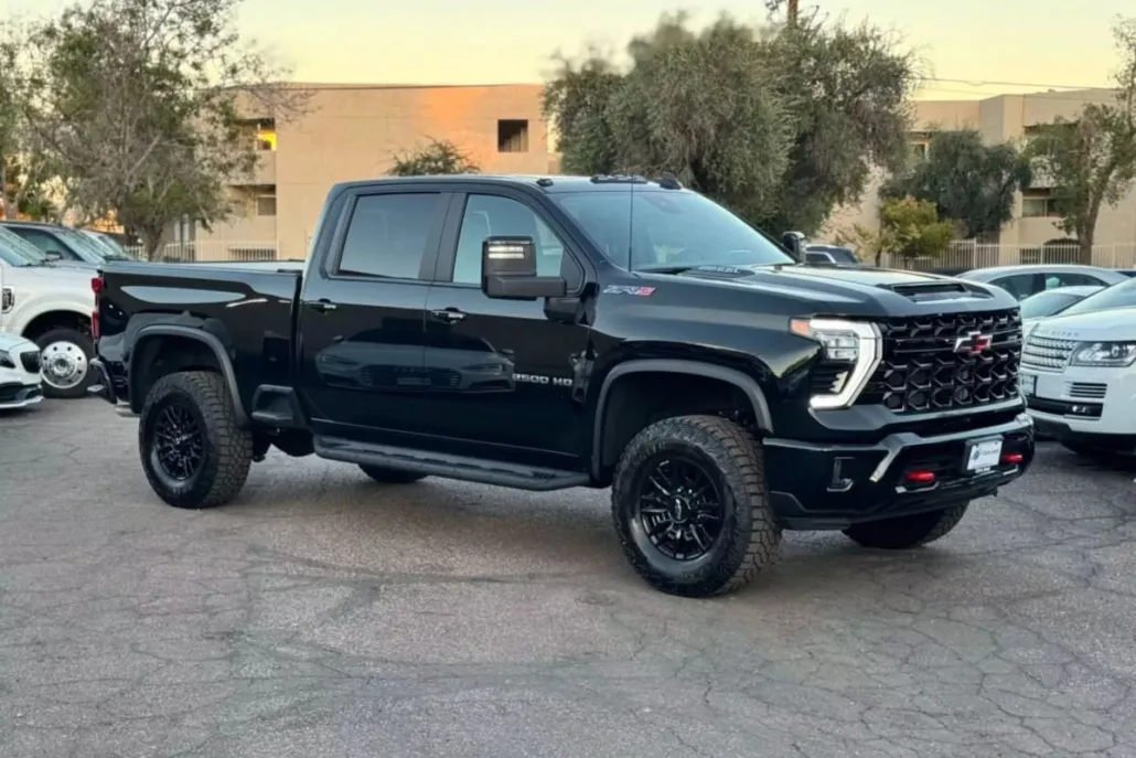 2024 Chevrolet Silverado 2500HD ZR2 photo 1