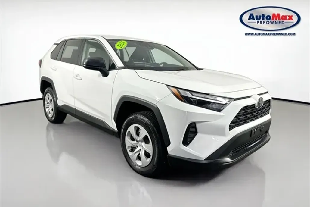 2024 Toyota RAV4 LE photo 1