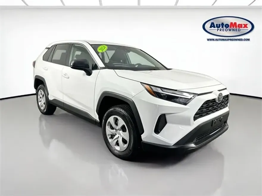 2024 Toyota RAV4 LE photo 1