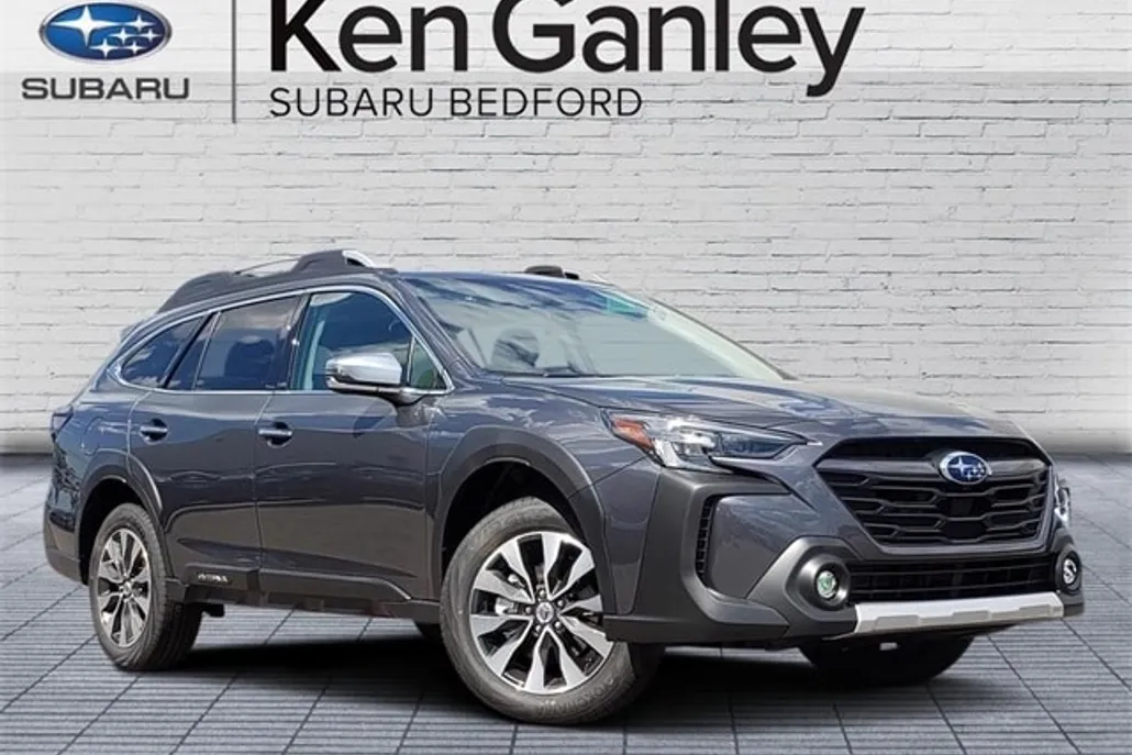 2025 Subaru Outback Touring photo 1