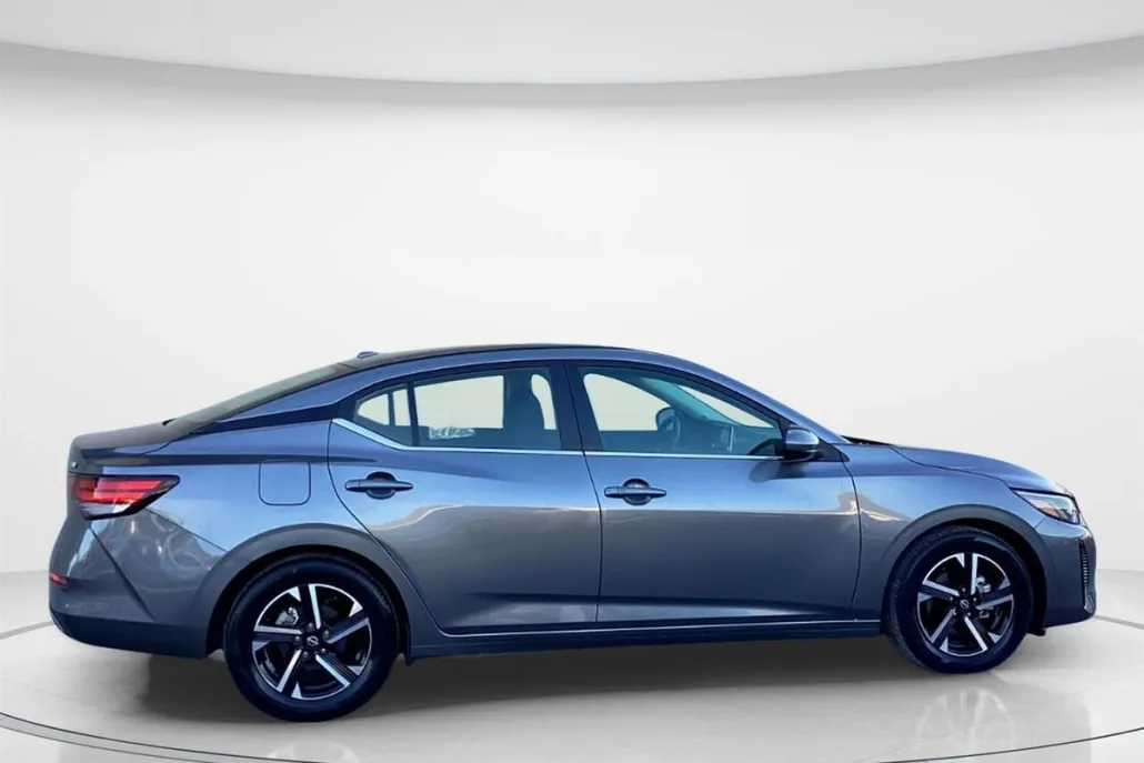 2024 Nissan Sentra SV photo 1