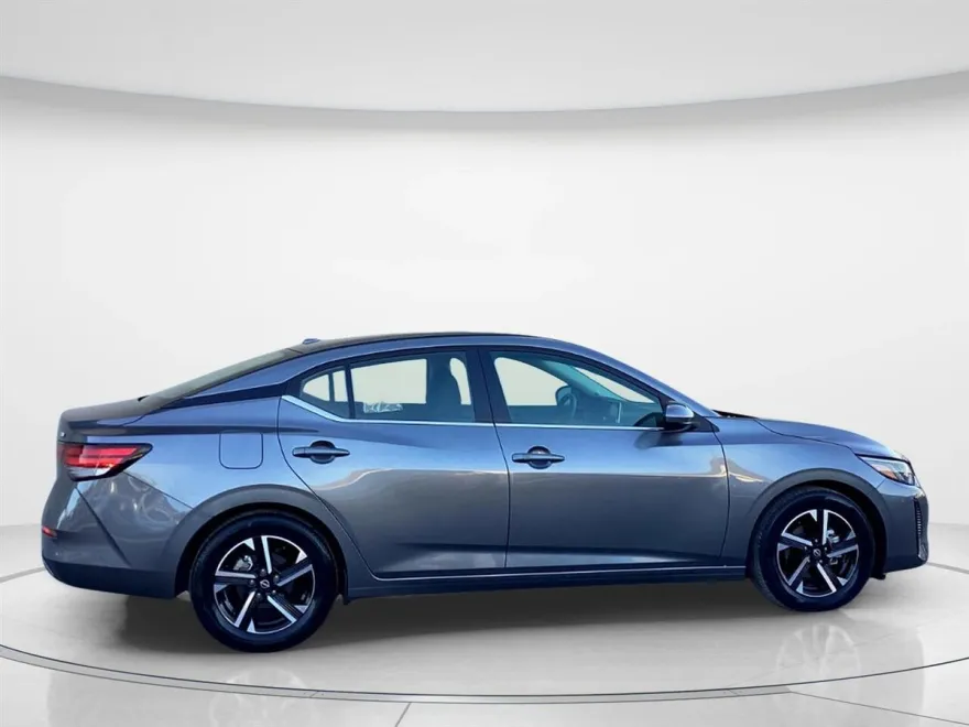 2024 Nissan Sentra SV photo 1