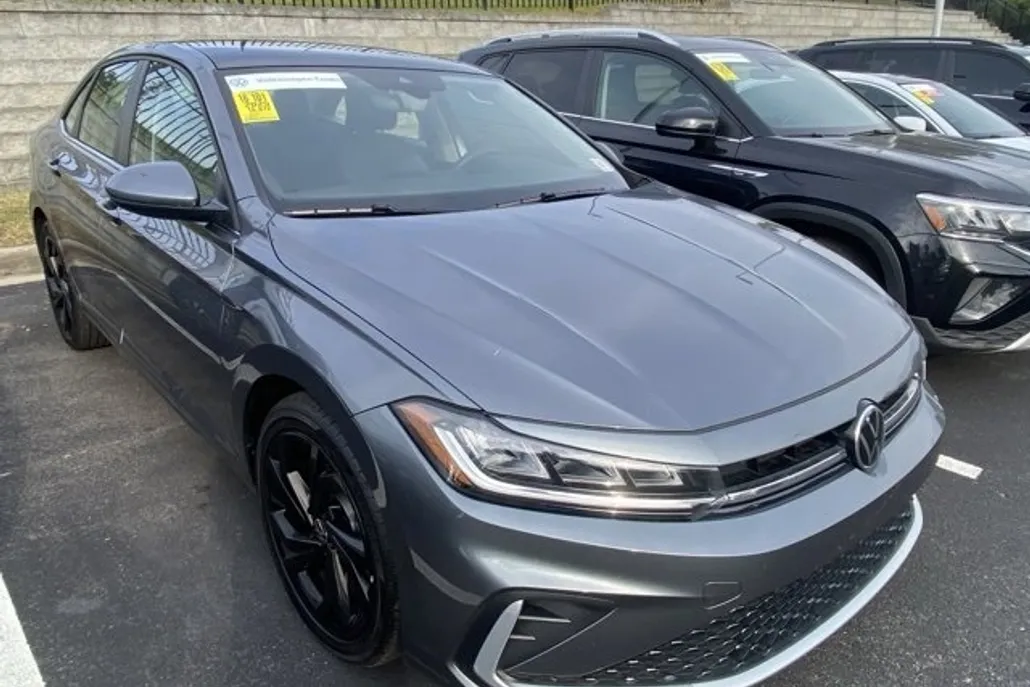2025 Volkswagen Jetta 1.5T SE photo 1