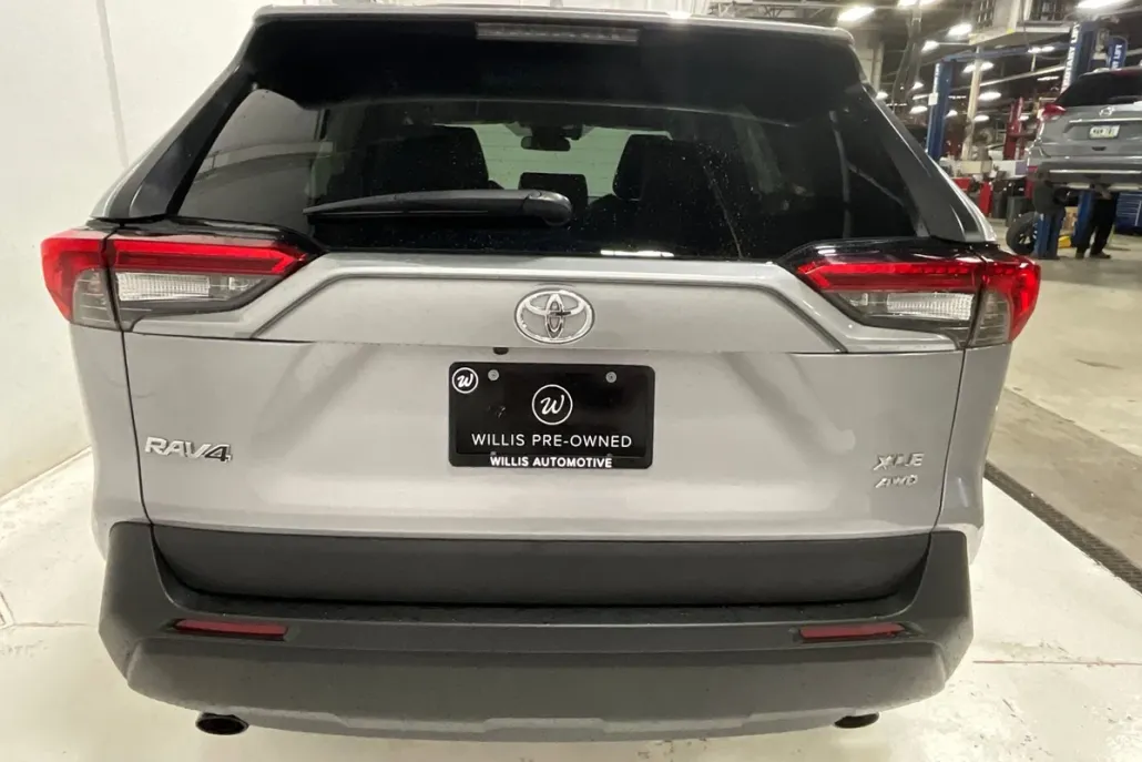 2022 Toyota RAV4 XLE Premium photo 1