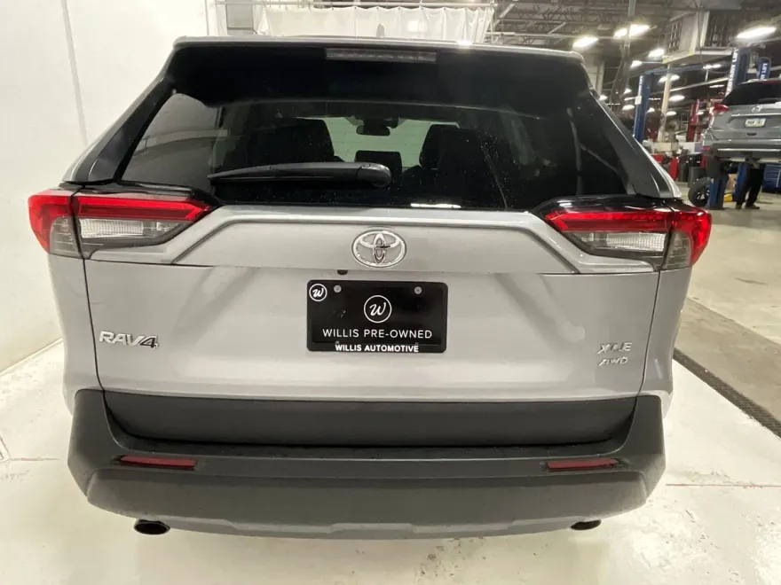 2022 Toyota RAV4 XLE Premium photo 1