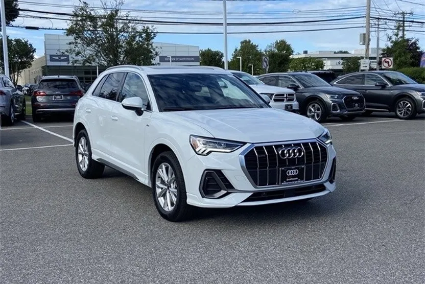 2025 Audi Q3 45 TFSI S line Premium photo 1