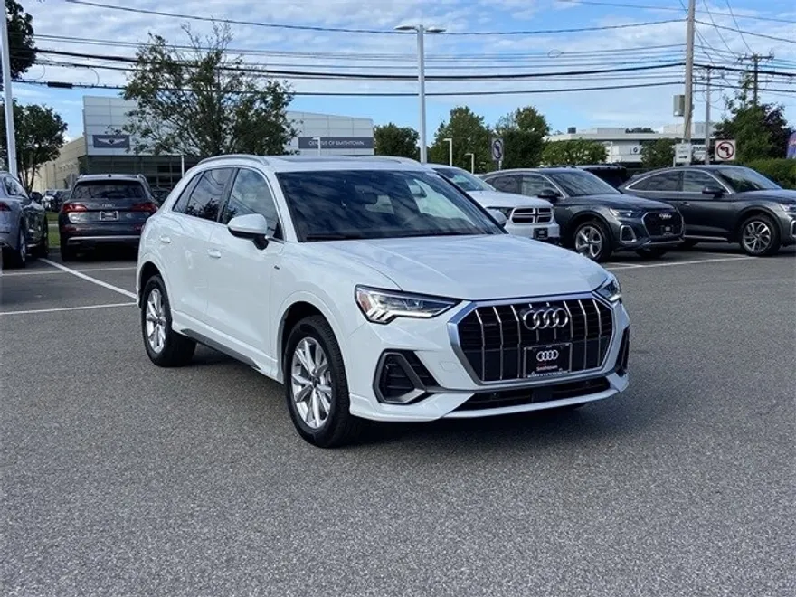 2025 Audi Q3 45 TFSI S line Premium photo 1