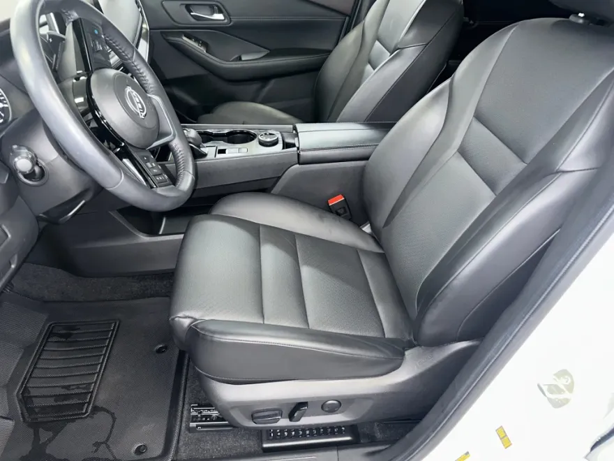 2023 Nissan Rogue SV photo 1