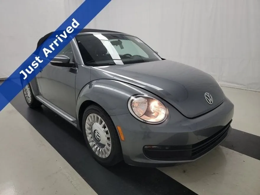 2014 Volkswagen Beetle Convertible 1.8T photo 1