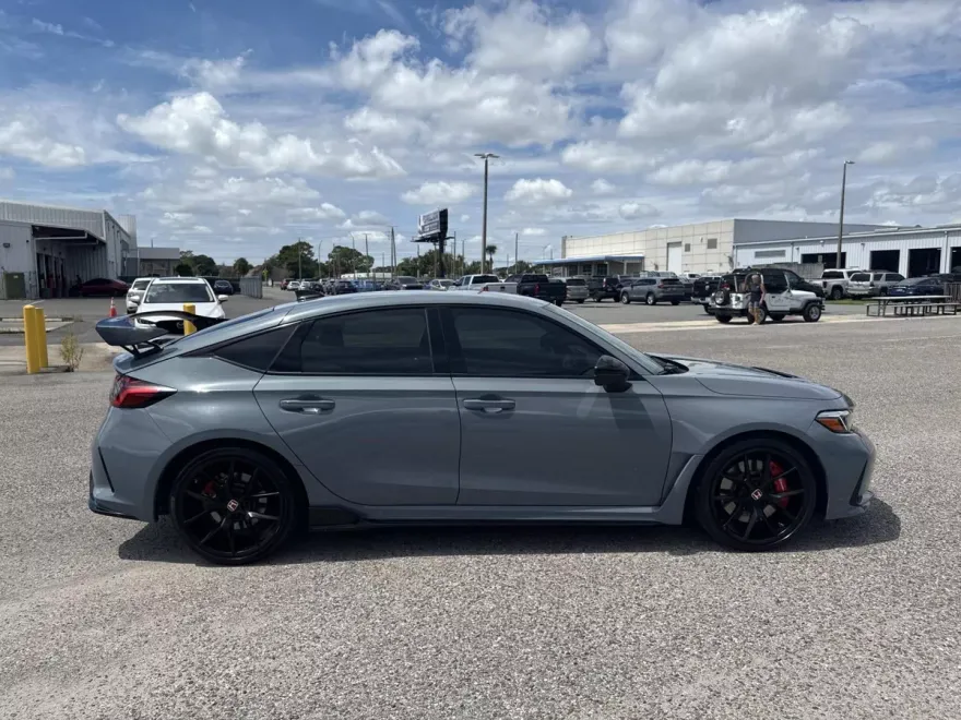 2023 Honda Civic Type R photo 1