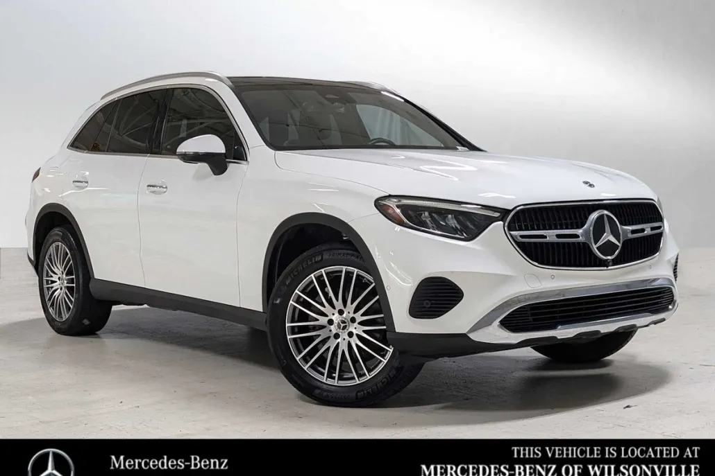 2024 Mercedes Benz GLC 300 photo 1
