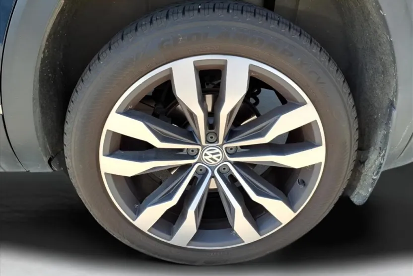 2020 Volkswagen Atlas SEL Premium photo 1