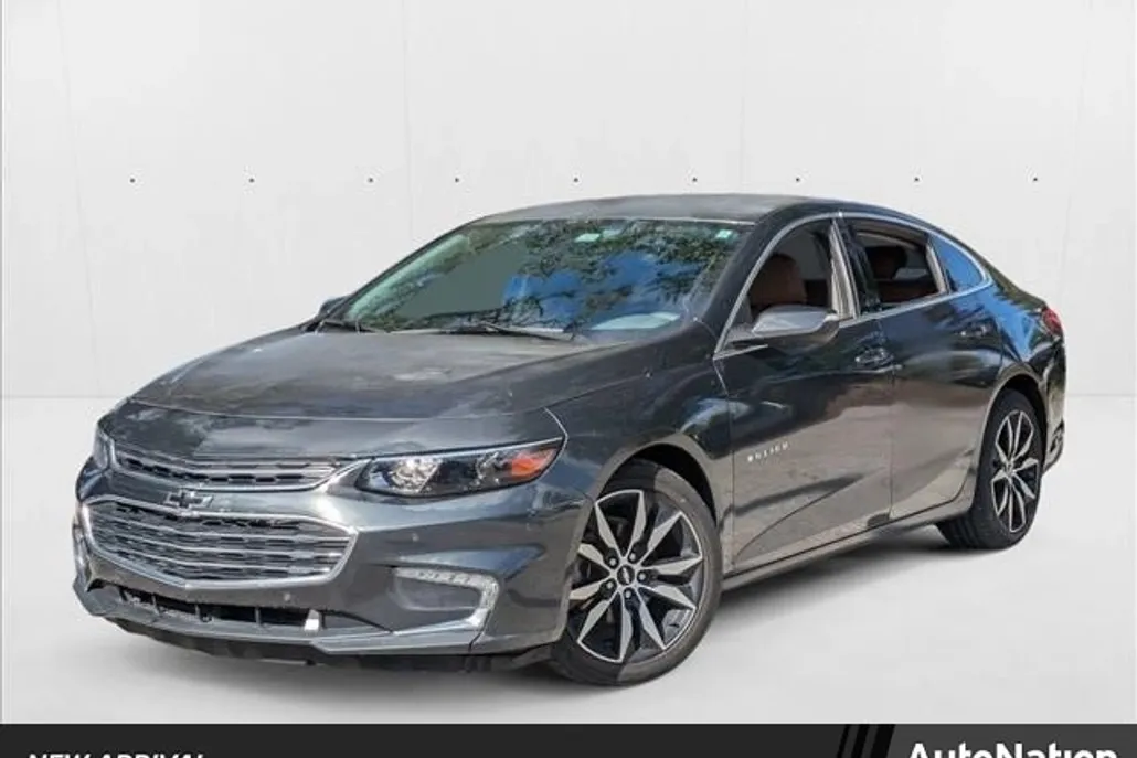 2017 Chevrolet Malibu 1LT photo 1