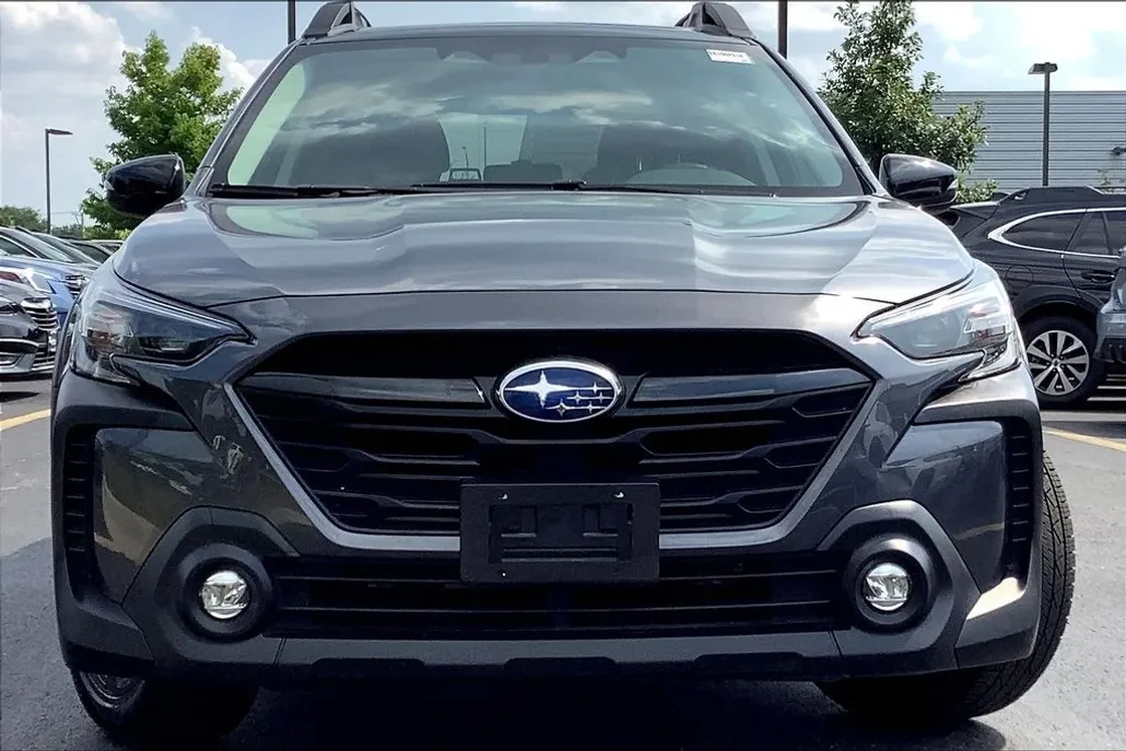 2023 Subaru Outback Onyx Edition photo 1