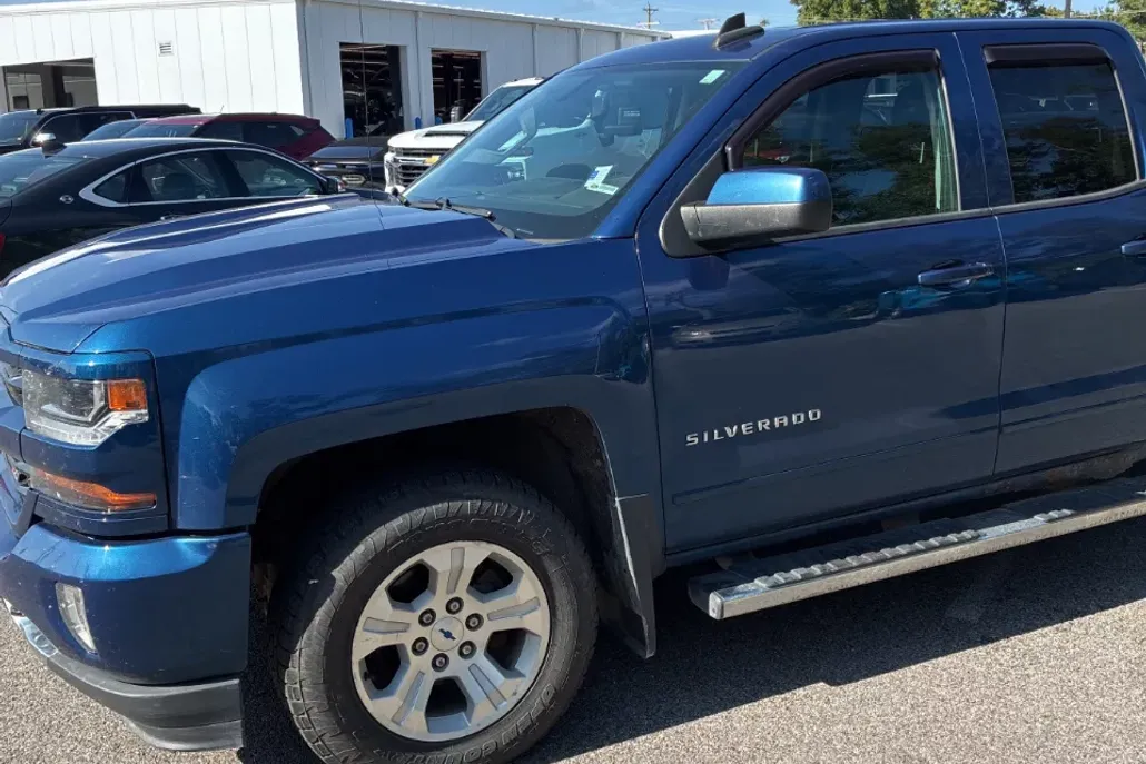 2016 Chevrolet Silverado 1500 photo 1
