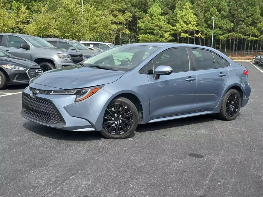 2020 Toyota Corolla LE photo 1