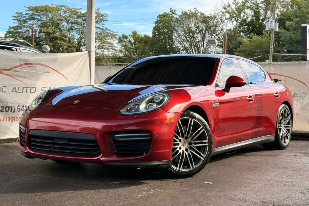 2014 Porsche Panamera GTS photo 1