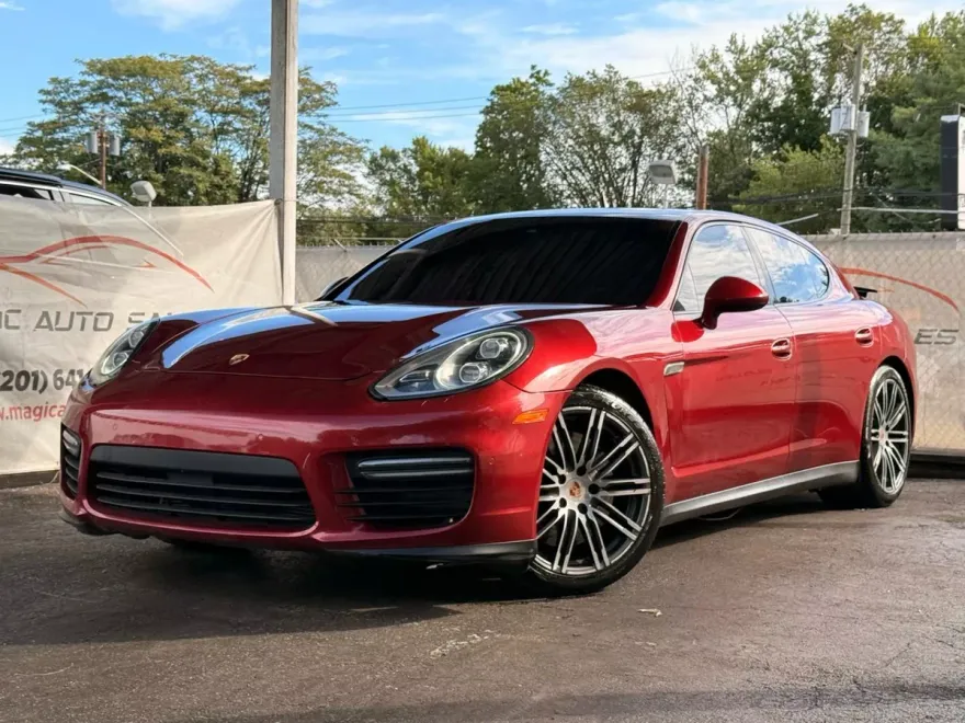 2014 Porsche Panamera GTS photo 1
